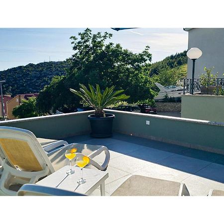 Amazing Apartment In Makarska With House Sea View Extérieur photo