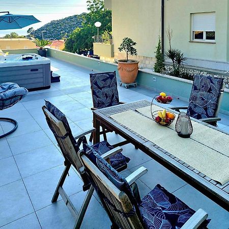 Amazing Apartment In Makarska With House Sea View Extérieur photo