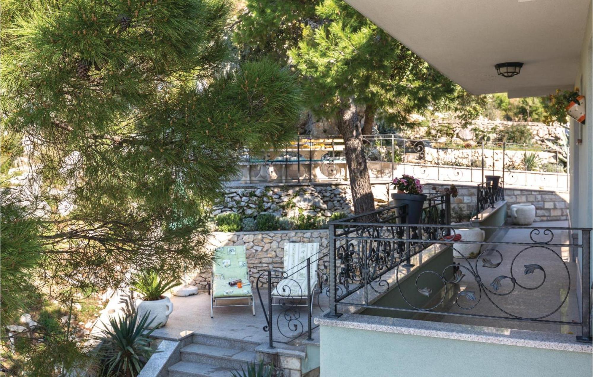 Amazing Apartment In Makarska With House Sea View Extérieur photo