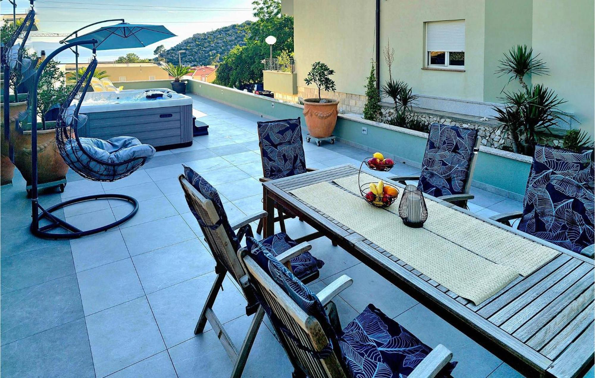Amazing Apartment In Makarska With House Sea View Extérieur photo